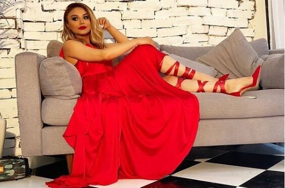 Türkan dərin sinə dekoltesi ilə diqqət çəkdi - FOTO