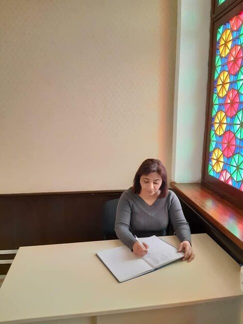 Evində ölü tapılan məktəb direktorunun FOTOLARI