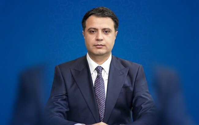 10 ay əvvəl direktor olmuşdu, indi nazir müavinidir - Dosye