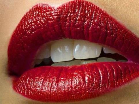 Dodaqları dolğunlaşdıran ən təsirli 3 maska