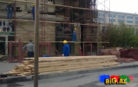 Yanan binanın təmirinə başlanıldı- FOTO