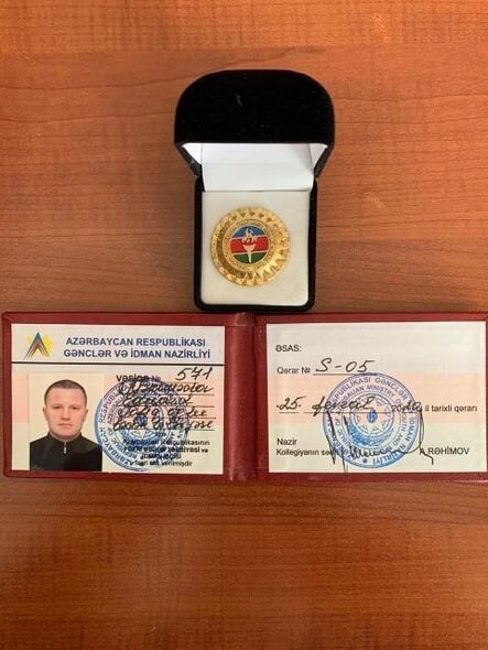 Eduard Məmmədov mükafatına qovuşdu - VİDEO