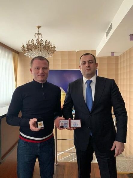 Eduard Məmmədov mükafatına qovuşdu - VİDEO