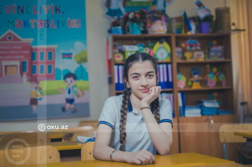 Salyanda əkiz bacılar eyni universitetə qəbul oldular