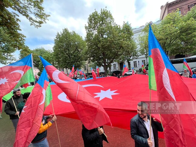 Berlində güney azərbaycanlılar etiraz aksiyası keçirib - YENİLƏNİB + VİDEO