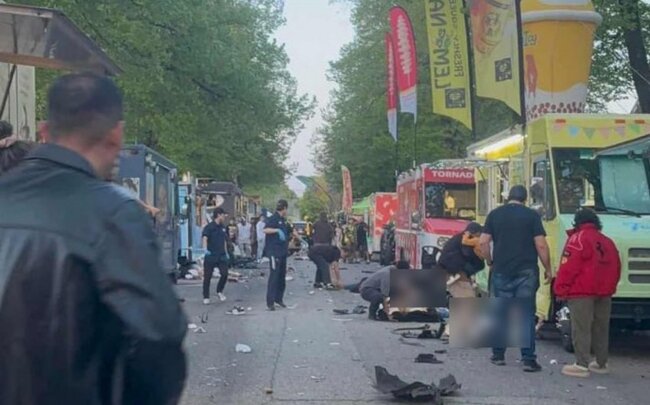 Kanadada avtomobil izdihamın üzərinə sürülüb, ölənlər var