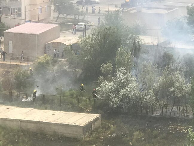 Bakıda güclü yanğın: Yaxınlıqda məktəb yerləşir - VİDEO+FOTO
