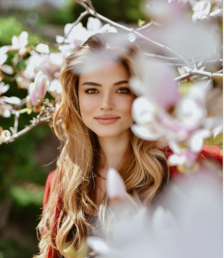 Mələkxanımın özündən gözəl qızı gözəlliyi ilə GÖZ OXŞADI - FOTO-VİDEO