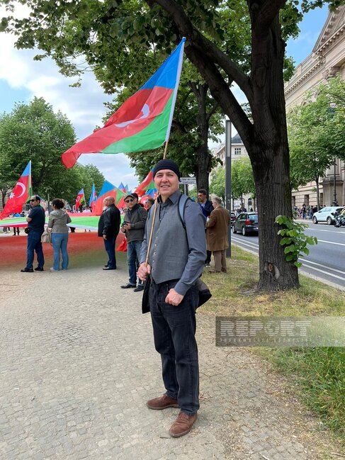 Berlində güney azərbaycanlılar etiraz aksiyası keçirib - YENİLƏNİB + VİDEO