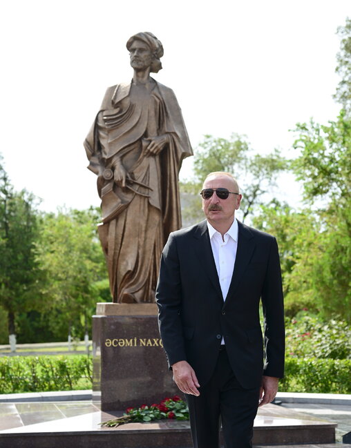 Əcəmi Naxçıvaninin abidəsinin açılışı oldu - Fotolar