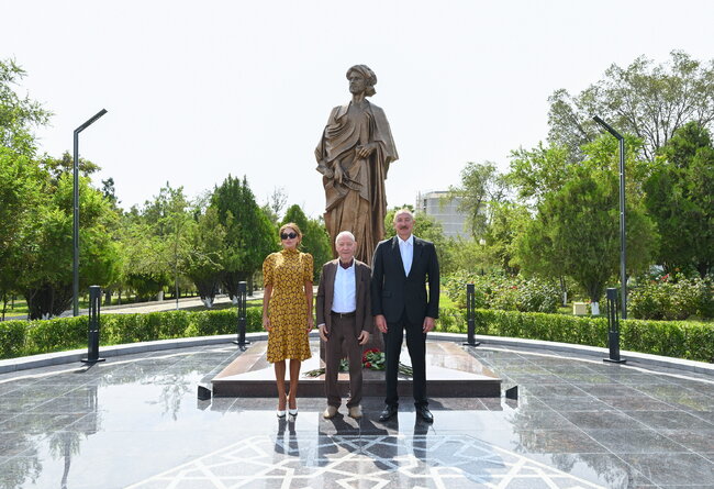 Əcəmi Naxçıvaninin abidəsinin açılışı oldu - Fotolar