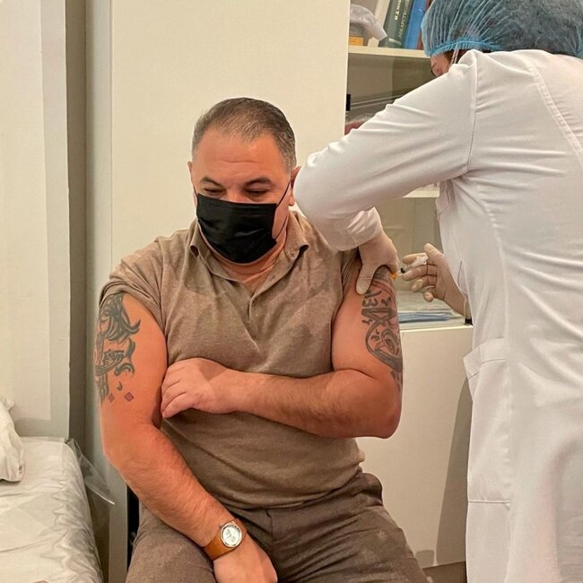 Ədalət Şükürov peyvənd vurdurdu - FOTO