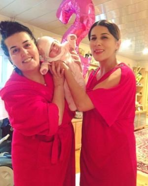 Elza yeni doğulan nəvəsi ilə görün hansı fotosunu paylaşdı - FOTO