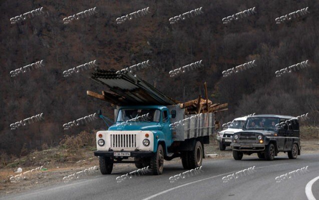 Ermənilər şiferi də söküb aparırlar - FOTO