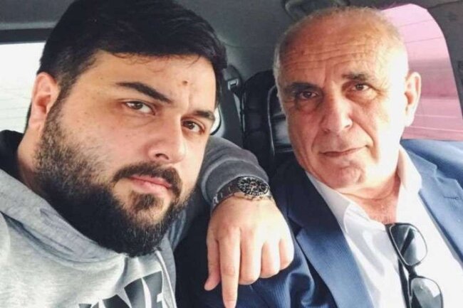 Efirdə atasına görə ağladı