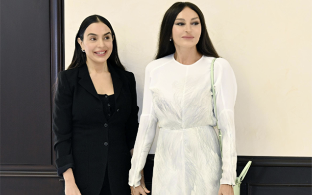 Mehriban Əliyeva ailəsi ilə Böyük Xalq Sarayında oldu