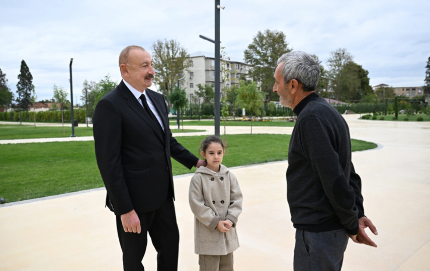 Prezidentin əlindən tutan yeddiyaşlı qızcığaz - Kimdir o?