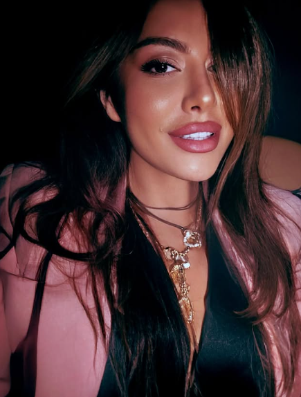 Aygün Kazımovanın özündən gözəl qızı İlqarədən TANINMAZ HALDA - YENİ FOTO