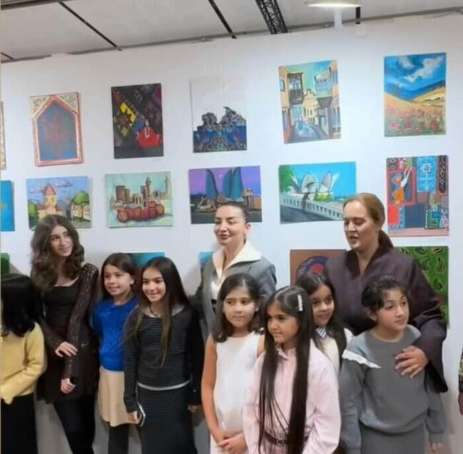 Elçinin oğlunun əsərləri Luvr muzeyində sərgiləndi - FOTOLAR