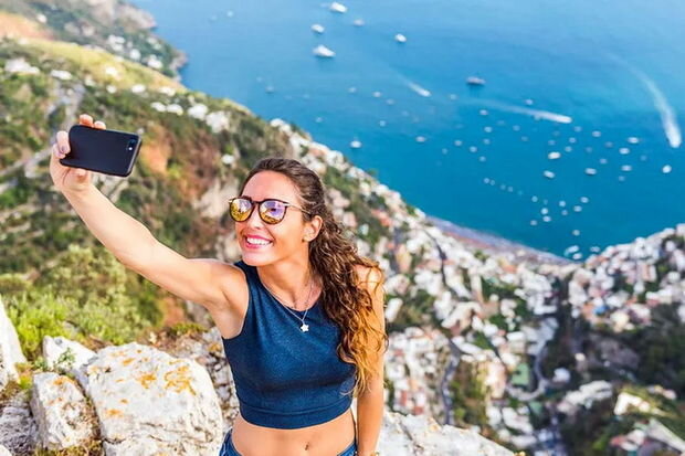 "Selfie" çəkərkən ən çox qəzaların baş verdiyi ölkələrin adları açıqlandı