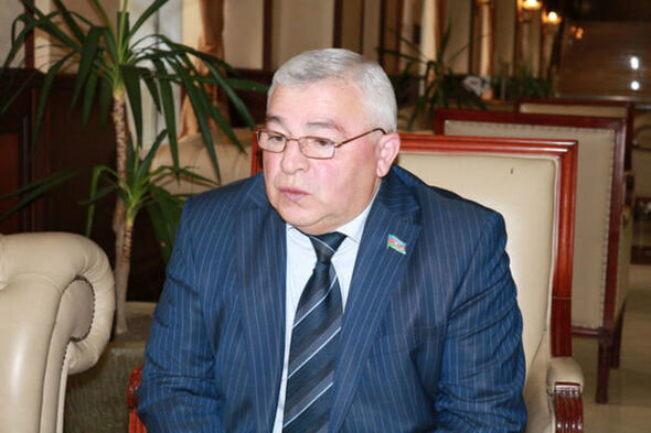 İntim kadrlar, iki min manatlıq cəza, şərəf məhkəməsi: Nazirlik əməkdaşının 8 il sonra yayılan videosu - FOTO