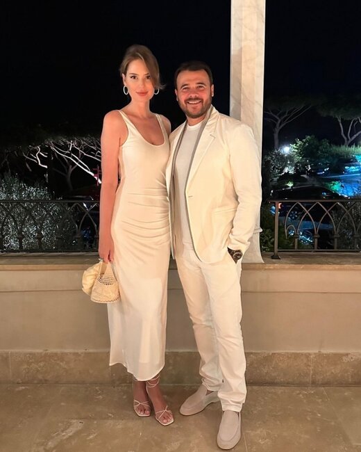 Emin həyat yoldaşının ad günündən foto paylaşdı