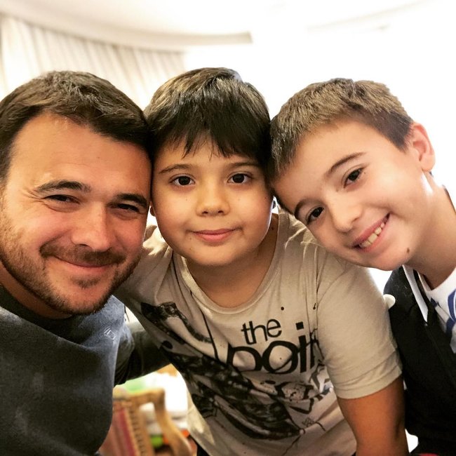 Emin Ağalarov əkizləri ilə belə əyləndi - VİDEO + FOTOLAR