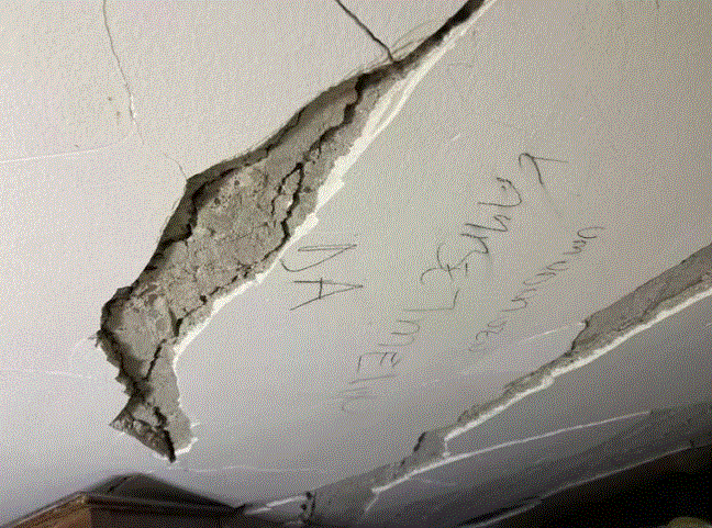 64 saat sonra xilas edilən gəncin dağıntılar altında divara yazdığı sözləri kövrəltdi - FOTO