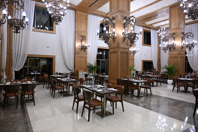 Prezidentlə xanımı Şamaxıda daha bir hotel açılışında - Fotolar