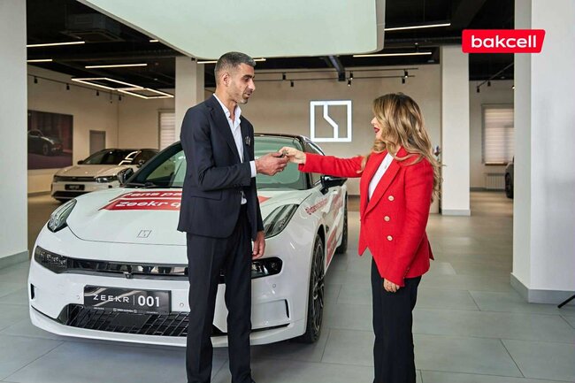 Bakcell lotereyasında ilk "Zeekr 001" qalibə təhvil verildi!