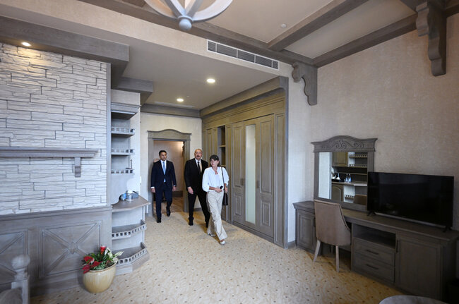 Prezidentlə xanımı Şamaxıda daha bir hotel açılışında - Fotolar