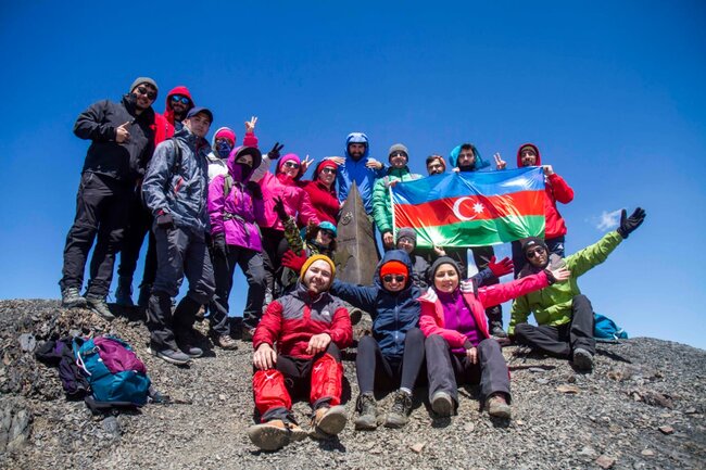 Azərbaycan Xalq Cumhuriyyətinin 100 illiyi Zirvəsi gənclər tərəfindən ziyarət olunub - FOTO/VİDEO