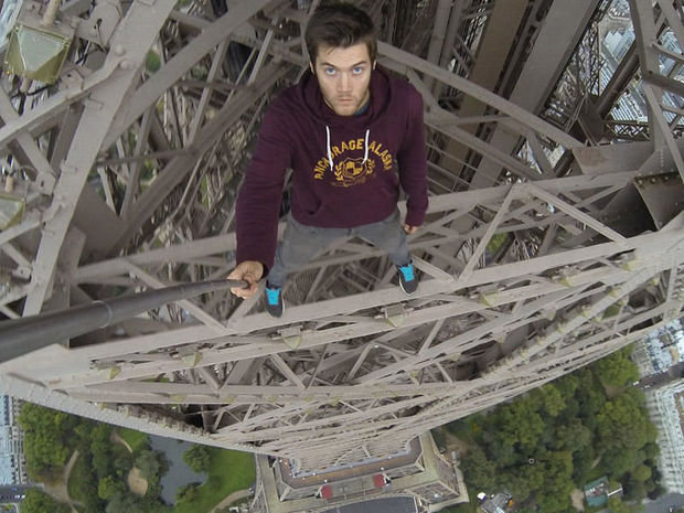 Eyfel qülləsinin ən yüksək nöqtəsində selfi – VİDEO