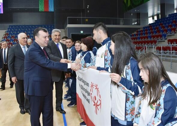 Azərbaycanlı nazirlər stolüstü tennis oynadılar - FOTOLAR