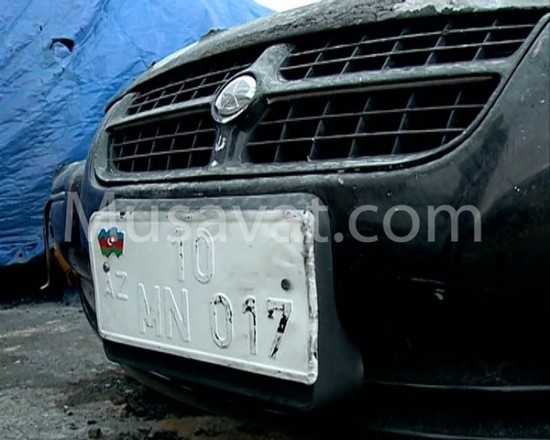 Bakıdakı "ştrafnoy"da yandırılan maşınların FOTOLARI