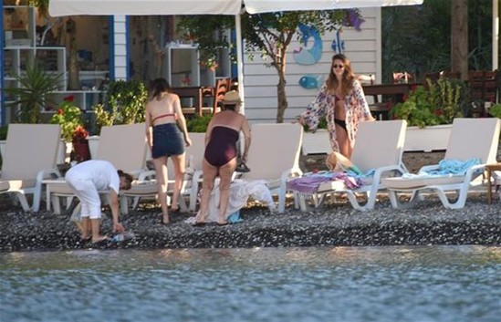 Murat Bozun sevgilisi Aslı çimərlikdə - FOTOLAR