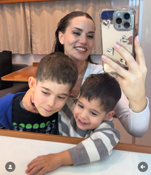 Fahriye Evcendən oğulları ilə yeni FOTOLAR