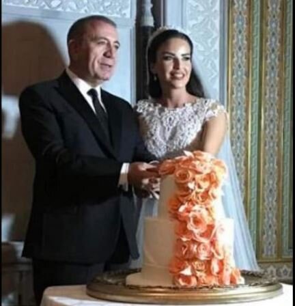 57 yaşlı CHP-li deputatın nikahı müzakirələrə səbəb oldu - FOTOLAR