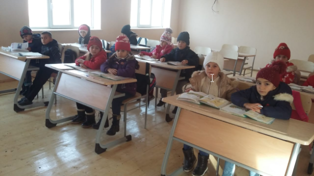 Azərbaycanda məktəb yoxdur, şagirdlərə açıq havada dərs keçilir? - Açıqlama - VİDEO