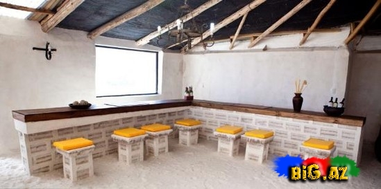 Burada divarları yalamaq olmaz - FOTO