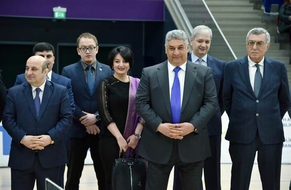 Azərbaycanlı nazirlər stolüstü tennis oynadılar - FOTOLAR