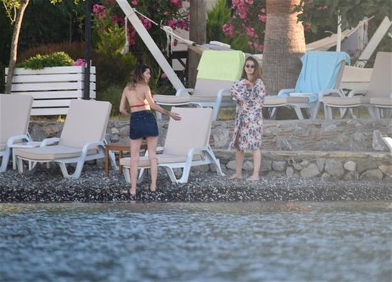 Murat Bozun sevgilisi Aslı çimərlikdə - FOTOLAR