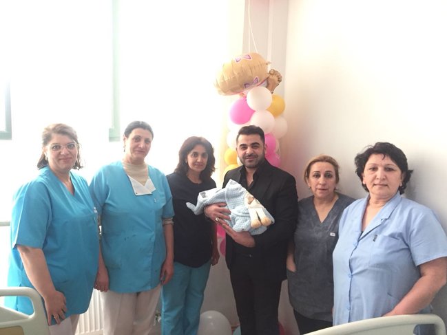 Azərbaycanlı aktyor ata oldu - Xəstəxanadan FOTOLAR