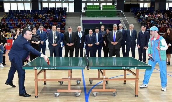 Azərbaycanlı nazirlər stolüstü tennis oynadılar - FOTOLAR