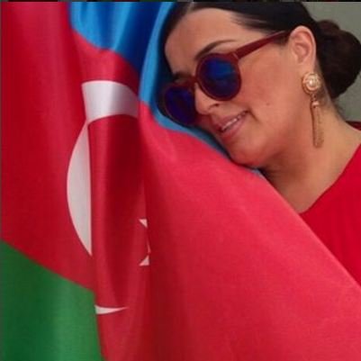 "Kökümüzdə kişilik var, xalqımız..." - Elza soyqırıma şeir yazdı