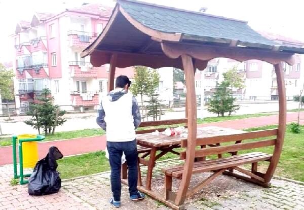 Pulqabısını parkda unudan şəxs BELƏ CƏZALANDIRILDI - FOTO-VİDEO