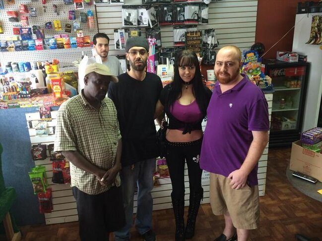 ŞOK: Bu qadının ÜÇ SİNƏSİ VAR - Bunun üçün 20 min DOLLAR VERDİ - FOTO-VİDEO