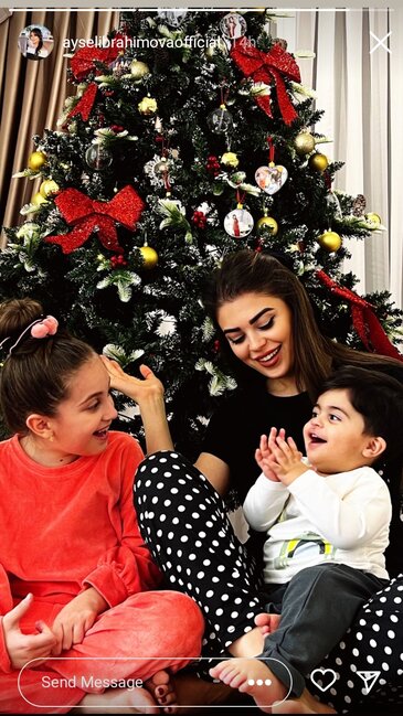 Aktrisa Aysel ÖVLADLARI İLƏ - YENİ FOTO