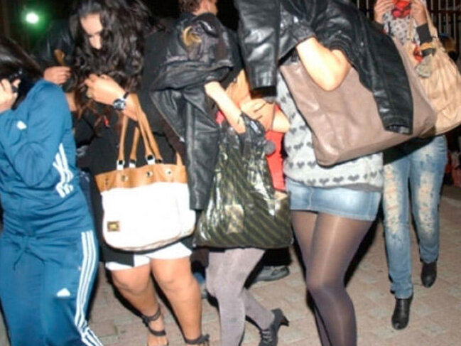 Azərbaycandan Türkiyəyə qadın "ixrac edən" şirkətlər - "İndi ancaq qadınları göndəririk, nə istəsəniz var..." - FOTO