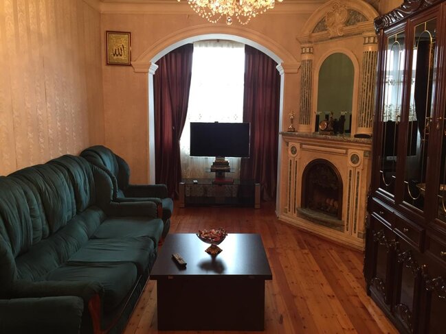 Çox təcili 9-cu mikrorayonda 2 otaqlı lelinqrad proyektli mənzil satılır!